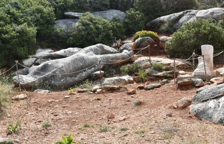 kouros_in_the_village_of_melanes