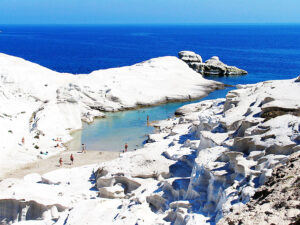 sarakiniko-beach-milos-greece