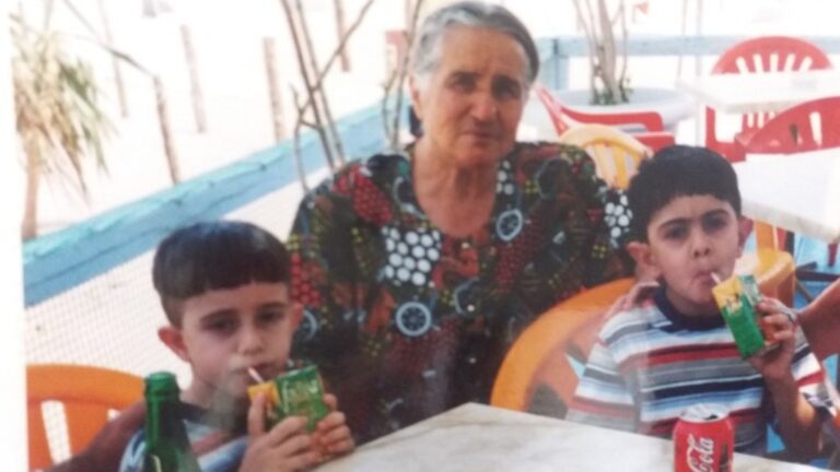 Ρόδος: Εγκυος ετών 60, γέννησε δίδυμα πριν από 23 χρόνια (!!!) Ρόδος: Εγκυος ετών 60, γέννησε δίδυμα πριν από 23 χρόνια (!!!)