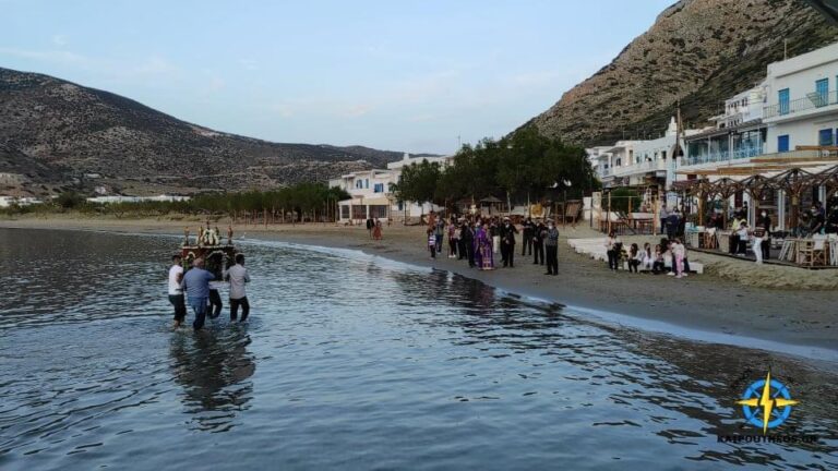 Κυκλάδες – Σίφνος: Πάσχα με μαστέλο και μελόπιτες (video)